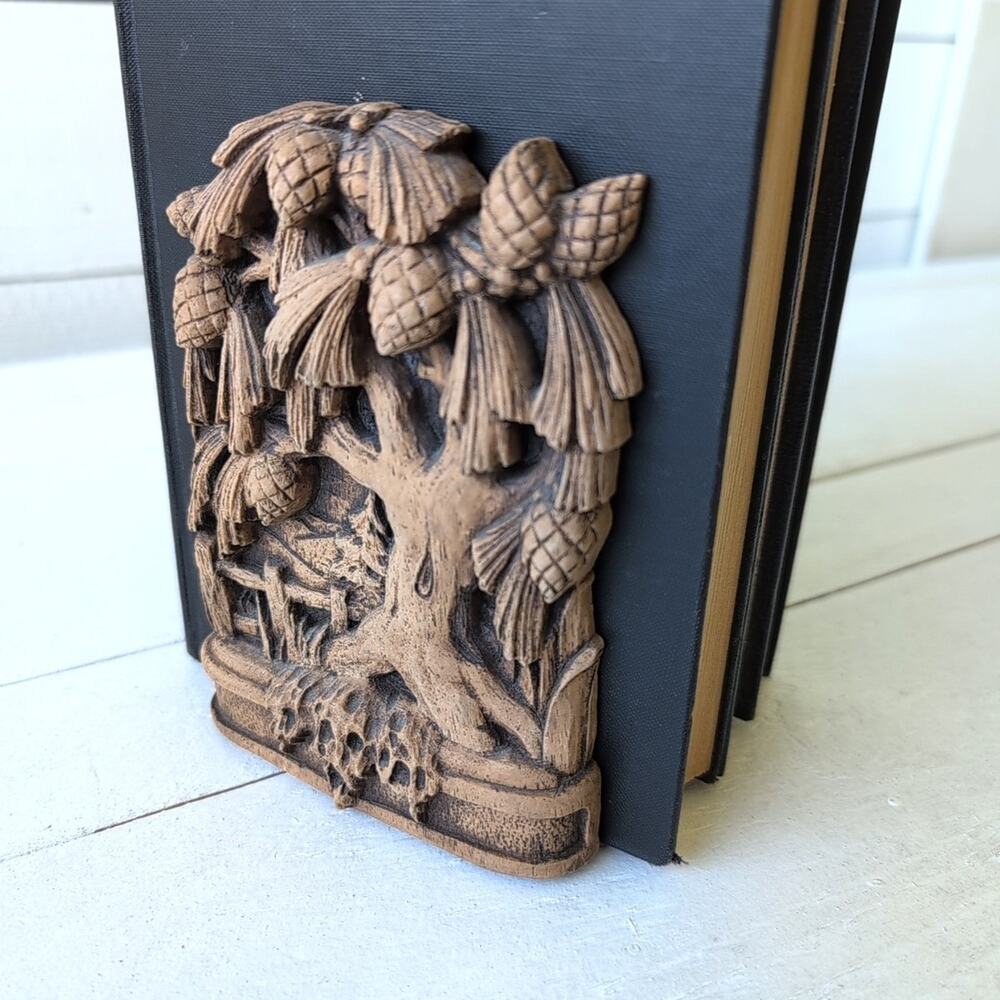 Vintage Syroco Syracuse New York Oak Tree and Acorn Single Bookend